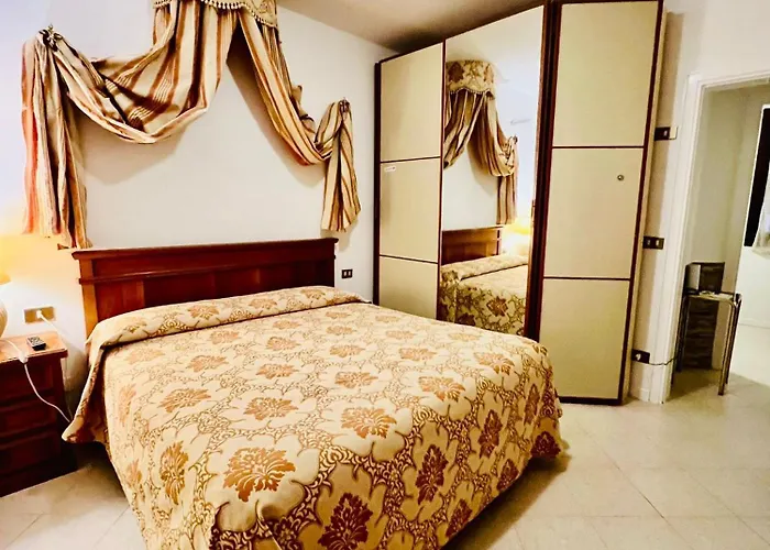 Santo Stefano Апартаменты Венеция