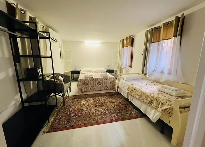 Santo Stefano Апартаменты Венеция