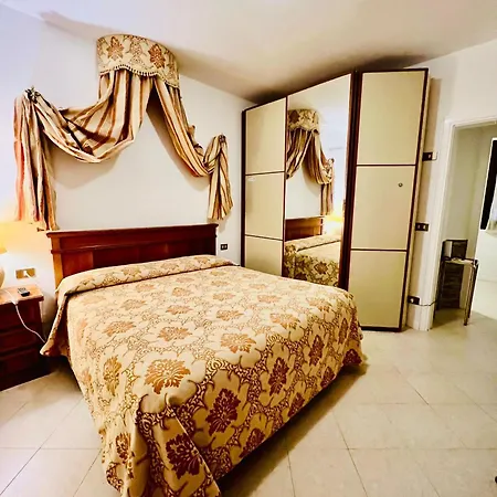 Santo Stefano Апартаменты Венеция
